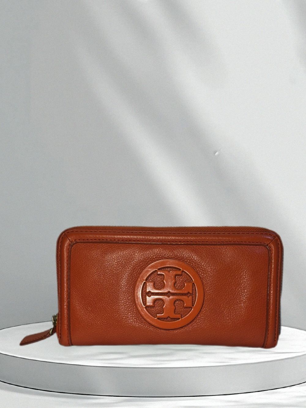 Tory Burch Amanda Continental Zip-Around Wallet In Pebbled Leather